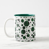 Zebra Black und Green Polka Dot Zweifarbige Tasse (Links)