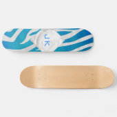 Zebra Blau und Weiß mit Monogramm Skateboard (Horizontal)