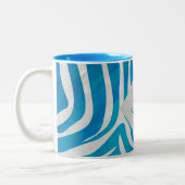 Zebra Blau und Weiß mit Monogramm Zweifarbige Tasse (Links)