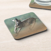 Zebra, der über die Wüstenlandschaft galoppiert Untersetzer (Linke Seite)