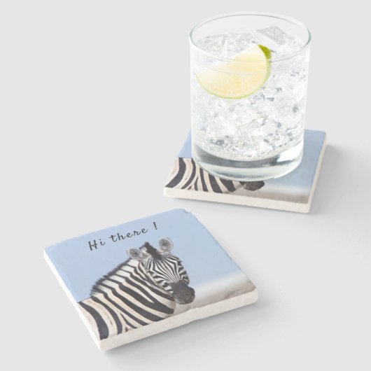 Zebra, die Sie mit blauen Himmelstext-Foto anschau Steinuntersetzer (Seitenansicht)