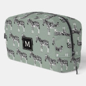 Zebra Exotic Animal Pattern Sage Green Monogram Waschbeutel (Rechte Ecke)