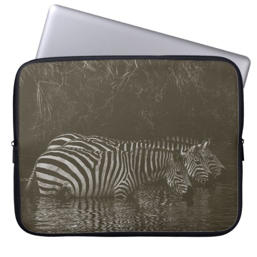 ZEBRA FAMILY DRINK LAPTOPSCHUTZHÜLLE (Vorderseite)