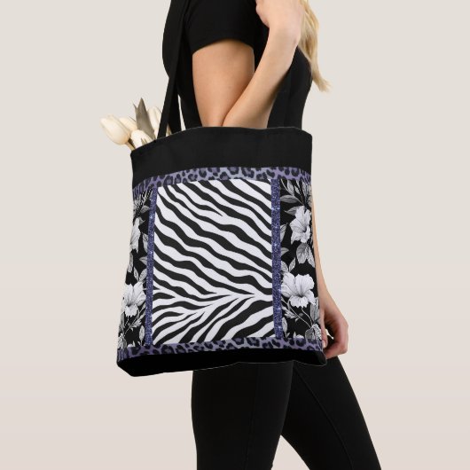 Zebra-Glamour mit Schwarz-Weiß Tasche (Von Nahem)