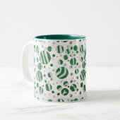 Zebra Green und White Polka Dot Zweifarbige Tasse (Vorderseite Links)