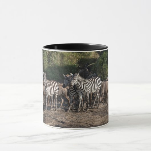Zebra Herd in Natural Setting Black Interior Gift Tasse (Zentrum)