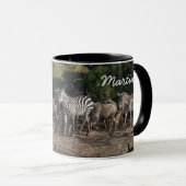 Zebra Herd Personalize Name Black Interior Geschen Tasse (VorderseiteRechts)