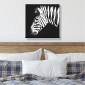 Zebra im Schwarz-Weiß-Foto Leinwanddruck (Insitu (Schlafzimmer))