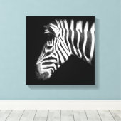 Zebra im Schwarz-Weiß-Foto Leinwanddruck (Insitu (Holzboden))