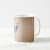 Zebra in hohem Gras Kaffeetasse (VorderseiteRechts)