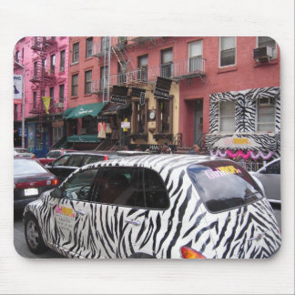 Zebra in Manhattan NYC mousepad Entwurf