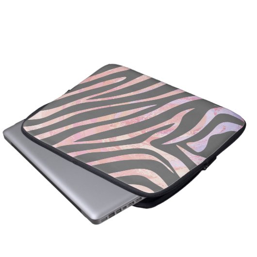 Zebra Light Gray and Pink Print Laptopschutzhülle (Vorne Knopf)