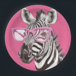Zebra mit rosa Brille Pappteller<br><div class="desc">Wirst du eine Geburtstagsfeier für einen Dschungelfan mit einem großen Sinn für Spaß werfen? Diese Teller sind perfekt für Sie! Ihr rosa Hintergrund wird sich auf dem Tisch abheben und eine einzigartige,  spielerische Atmosphäre für eine Zeit voller Lachen und Freude schaffen.</div>