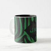 Zebra Monogram Black and Green Print Zweifarbige Tasse (Vorderseite Links)