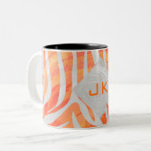 Zebra Monogramm Orange und Weiß Zweifarbige Tasse (Vorderseite Links)