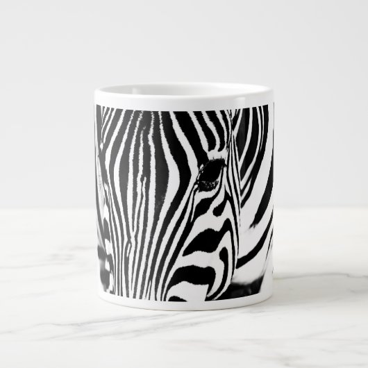 Zebra portrait schwarz-weiß Jumbo-Tasse (Vorderseite)