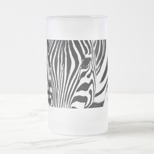 Zebra-Portrait schwarz-weiß Mattglas Bierglas (Mittel)