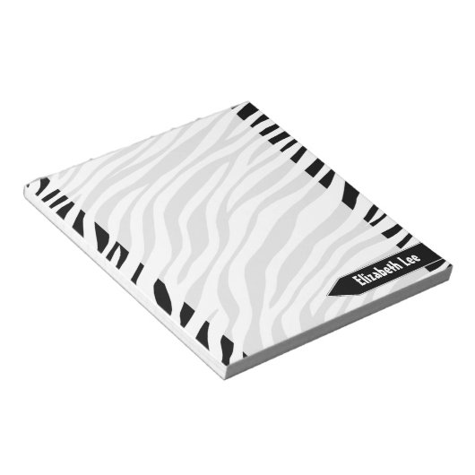 Zebra Print Black & White Personalisiert Notepad Notizblock (angewinkelt)