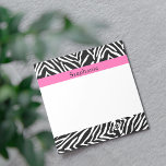 Zebra Print in personalisiert Schwarz, Weiß und He Notizblock<br><div class="desc">Personalisierter schwarz-weißer Zebradruck. Das Design ist mit einem schwarz-weißen Zebramuster und einem heißen rosa Band in der Mitte mit Ihrem individuelle Name ausgestattet.</div>