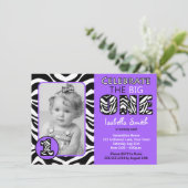 Zebra Print Lila Girls Erster Geburtstag Einladung (Stehend Vorderseite)