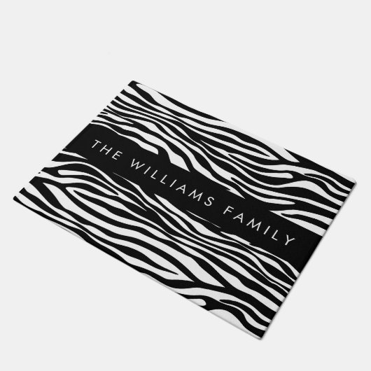 Zebra Print, Streifen, Schwarz und Weiß, Ihr Name Fußmatte (Schrägansicht)