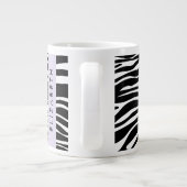 Zebra Print, Streifen, Schwarz und Weiß, Ihr Name Jumbo-Tasse (Rückseite)