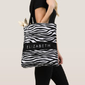 Zebra Print, Streifen, Schwarz und Weiß, Ihr Name Tasche (Von Nahem)
