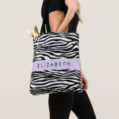 Zebra Print, Streifen, Schwarz und Weiß, Ihr Name Tasche (Von Nahem)