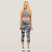 Zebra Print, Zebrastreifen, schwarz und weiß Capri Leggings (Vorderseite)