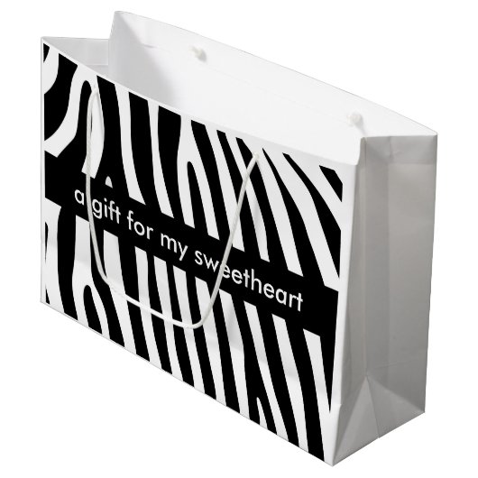Zebra stripes pattern black & white + your ideas große geschenktüte (Vorderseite Schrägansicht)