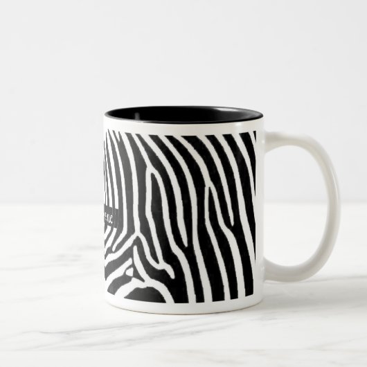 Zebra Stripes personalisiertes mit Namen Zweifarbige Tasse (Rechts)