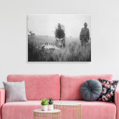 Zebra wurde von Einheimischen in Afrika getötet Fo Leinwanddruck (Insitu (Wohnzimmer))