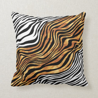 Zebrastreifen, weißes schwarzes Orange Kissen