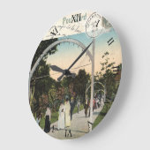 Zedern-Punkt-Ohio-Postkarten-Uhr - 1910 Große Wanduhr (Winkel)