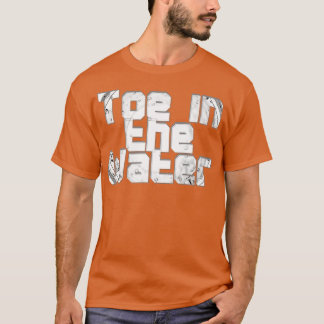 Zehe im Wasser T-Shirt