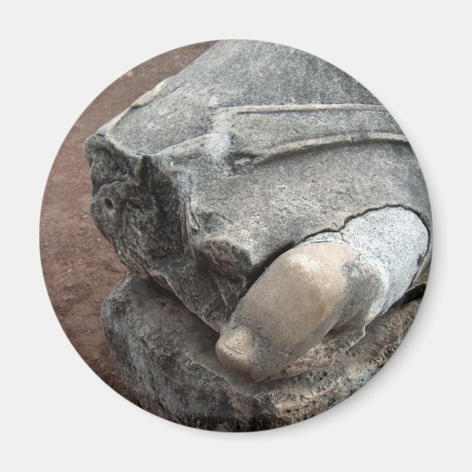 Zehn der Statue in römischen Ruinen Magnet (Vorne)