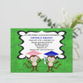 Zehntausende Monkeys rund um den Abschluss Einladu Einladung (Stehend Vorderseite)