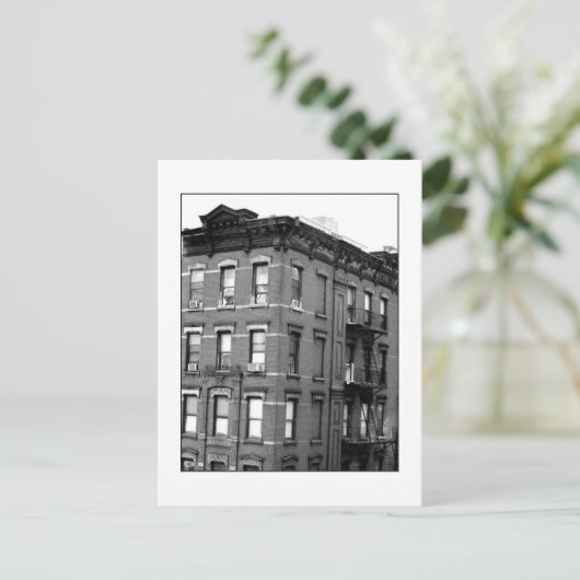 'Zehnte Straße Tenement' Postkarte (Stehend Vorderseite)
