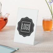 Zeichen für die individuell anpassbare Tablette - Sockelschild (In SItu)