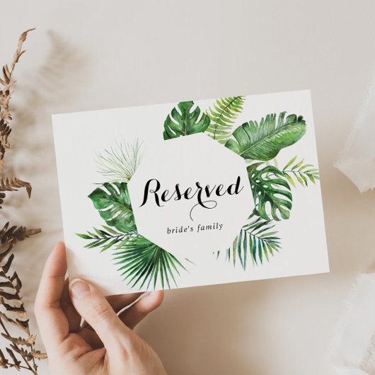 Zeichen für geometrische Hochzeit in Urlaubsort