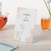Zeichen für rosa Elefantenkarten und Geschenke Sockelschild (In SItu)