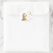 Zeichn eines niedlichen Teddybären, der den Stern  Runder Aufkleber (Tasche)