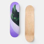 Zeichn eines Raben auf neonischem lila Hintergrund Skateboard (Vorderseite)