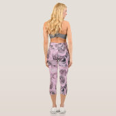 Zeichn von rosa Rosen Capri Leggings (Rückseite)