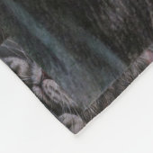 Zeichnen des grauen Kätzchens auf Decke (Ecke)