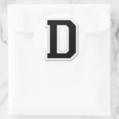 Zeichnen Sie den Anfangsbuchstaben D in schwarzen  Runder Aufkleber (Tasche)
