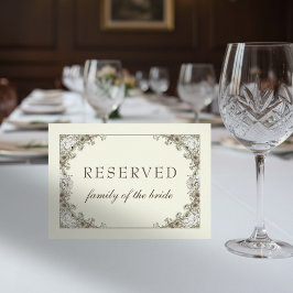 Zeichnend blumengeschmückte Hochzeitsmarke für Elf