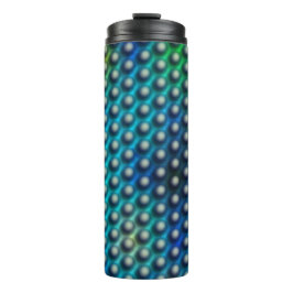 Zeichnend Kreise, die wie Kugeln oder Löcher ausse Thermosbecher