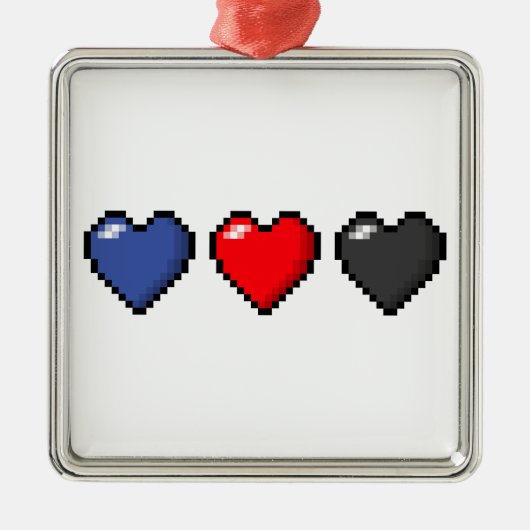 Zeile mit drei Pixel-Herz-Flag-Polyamory-Flag Ornament Aus Metall (Vorne)
