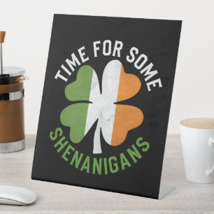 Zeit für einige Streiche Klee St. Patrick's Day Sockelschild